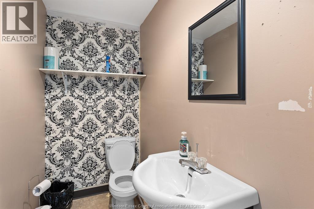 4774-4780 Wyandotte Street West Property Photo 11