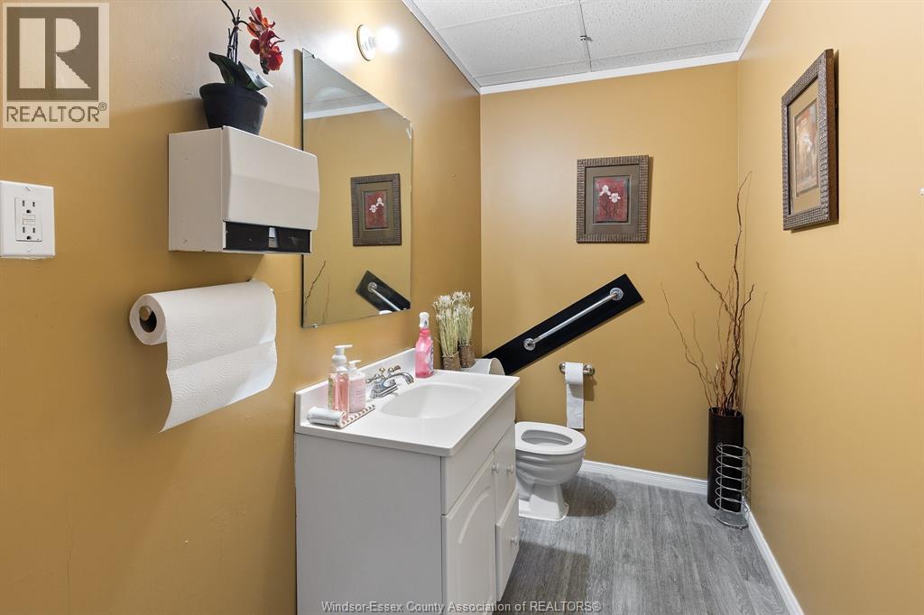 4774-4780 Wyandotte Street West Property Photo 16