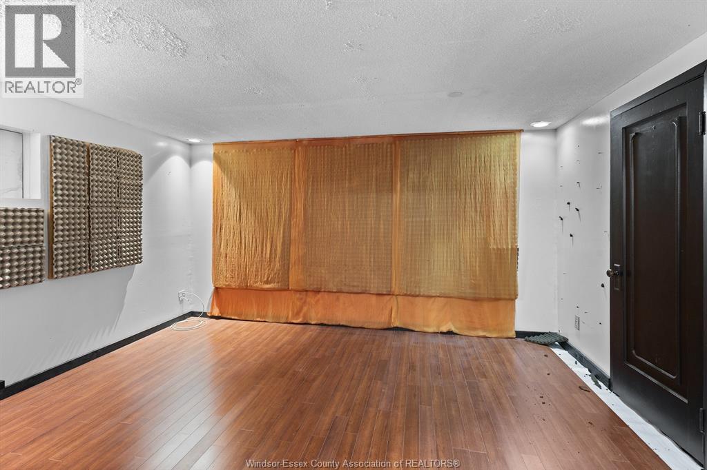 4774-4780 Wyandotte Street West Property Photo 27