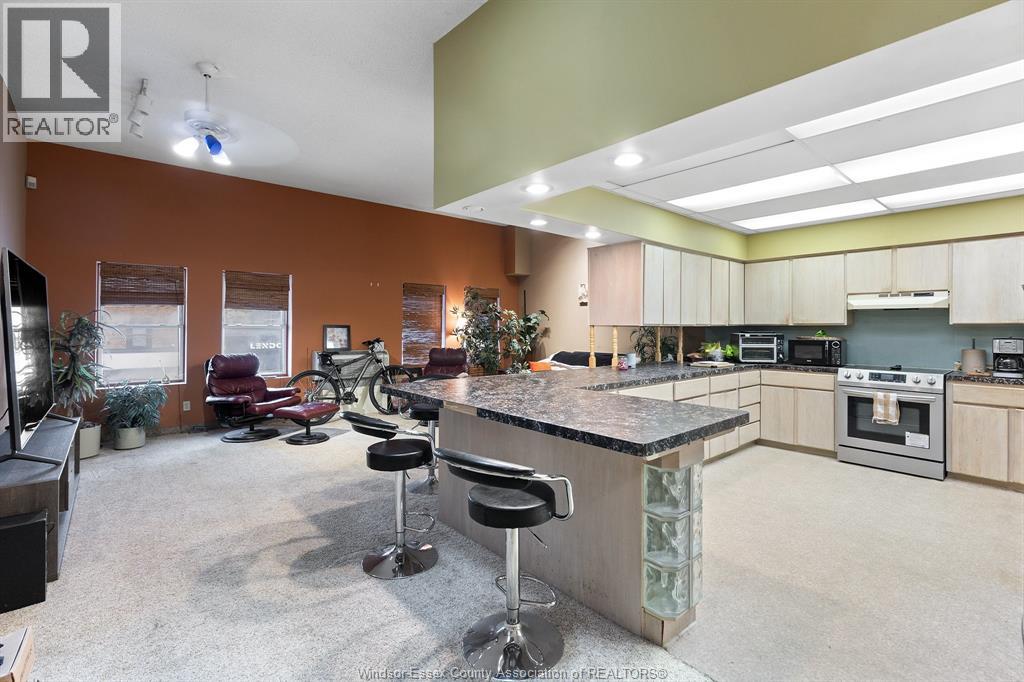4774-4780 Wyandotte Street West Property Photo 32