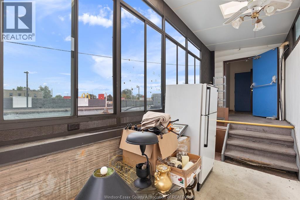4774-4780 Wyandotte Street West Property Photo 44