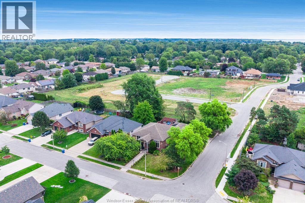 35 Normandy Avenue Property Photo 47