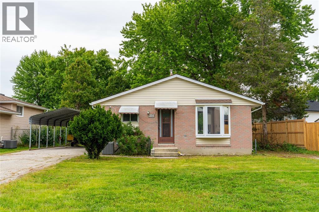 1104 OVERLEA CRESCENT