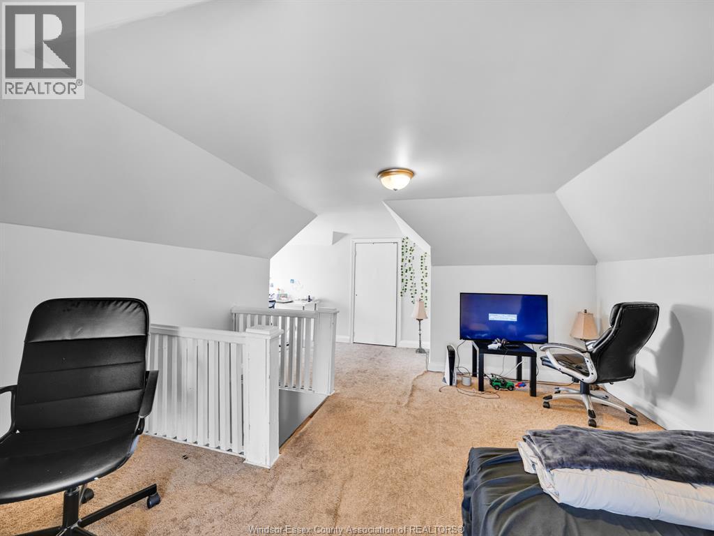 3329 Sandwich Street Property Photo 24