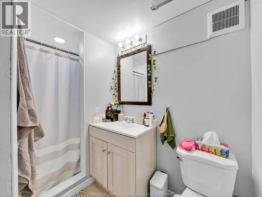 3329 Sandwich Street Property Photo 36