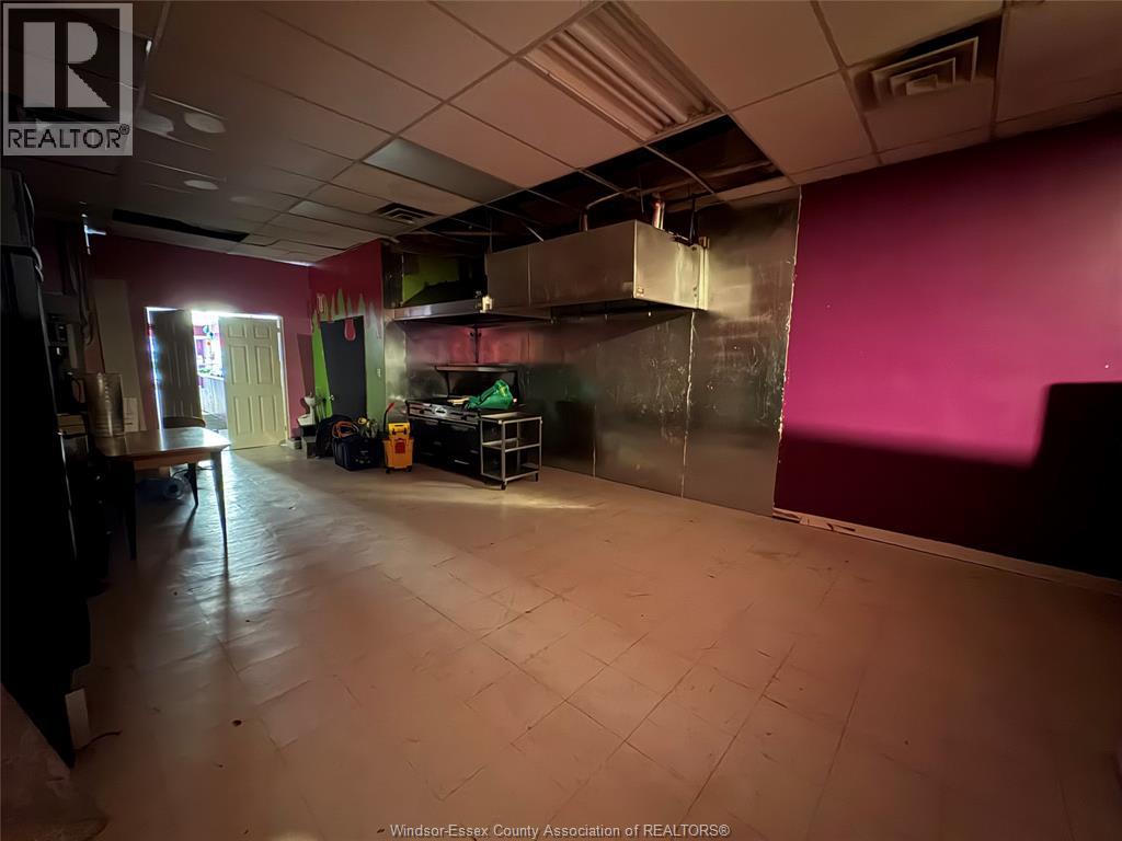 30 Erie Street North Property Photo 6