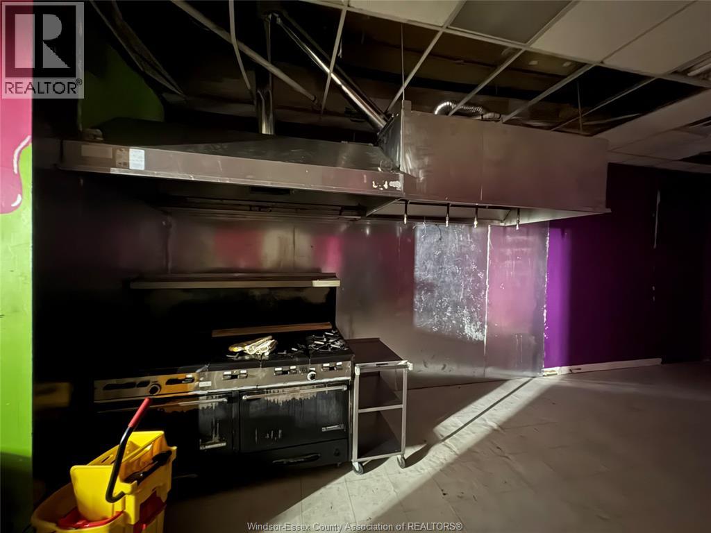 30 Erie Street North Property Photo 7