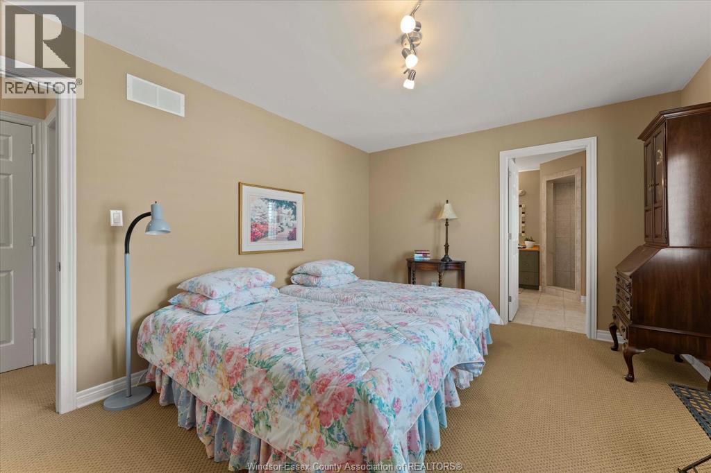 24 Sandy Lake Property Photo 23