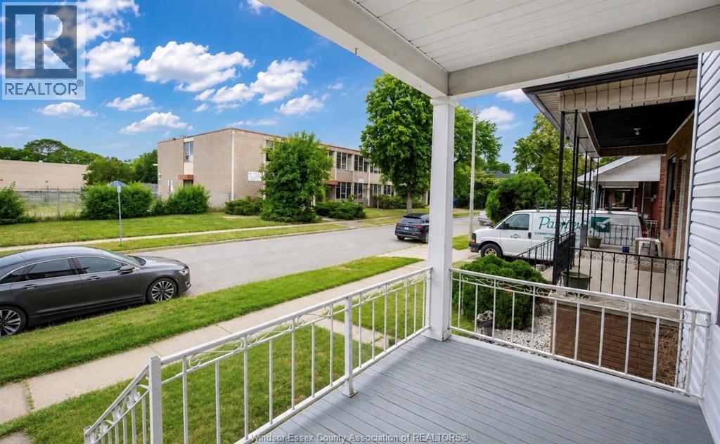 790 Marentette Property Photo 2