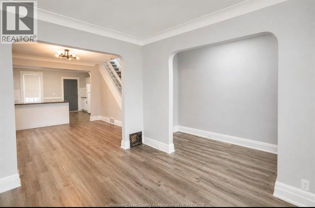 790 Marentette Property Photo 3