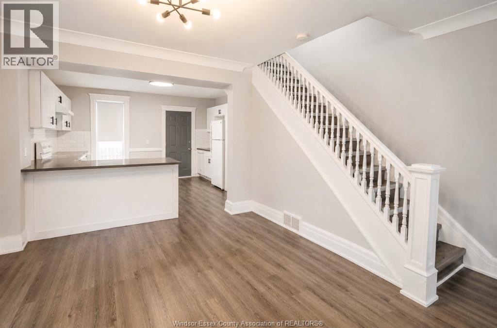 790 Marentette Property Photo 4
