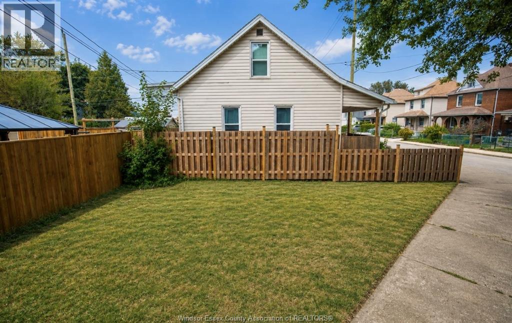 790 Marentette Property Photo 12
