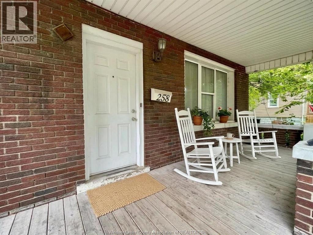 258 Detroit Property Photo 3