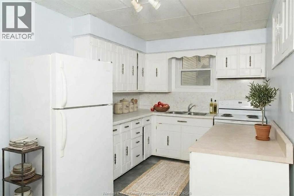 258 Detroit Property Photo 7