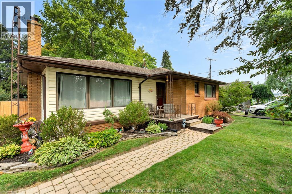 9467 Longwoods Road Property Photo 1