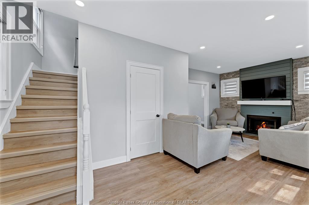1516 Dougall Avenue Property Photo 2