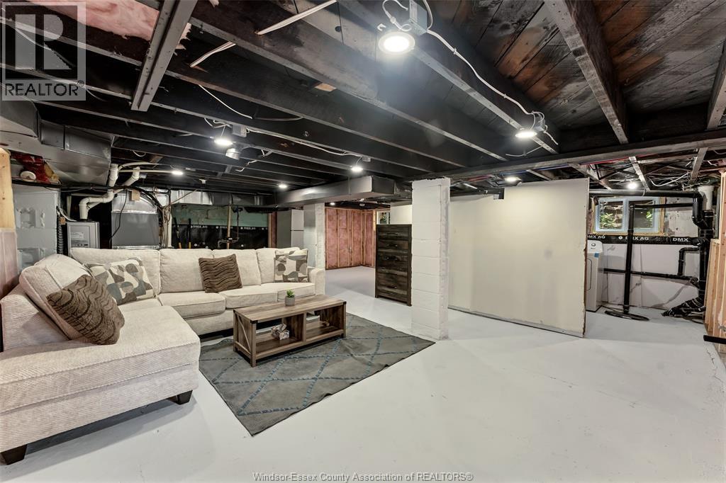 1516 Dougall Avenue Property Photo 17