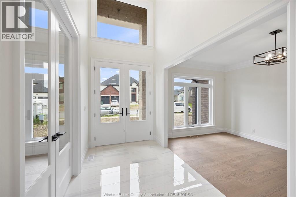 1223 Campana Crescent Property Photo 4