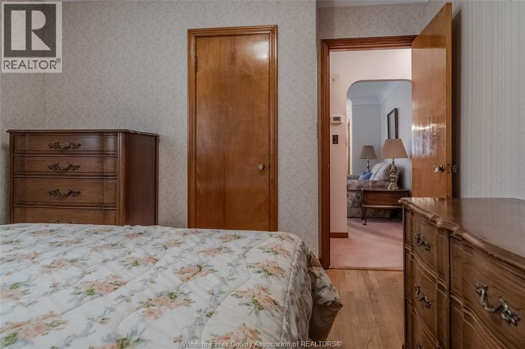 1051 Grand Marais Road West Property Photo 14