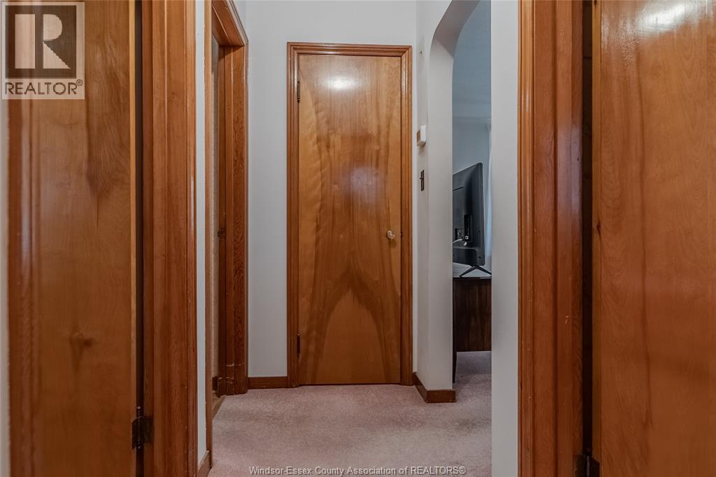 1051 Grand Marais Road West Property Photo 19