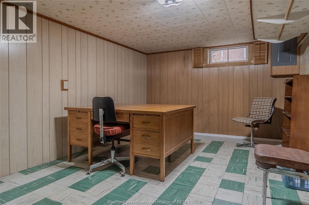 1051 Grand Marais Road West Property Photo 24