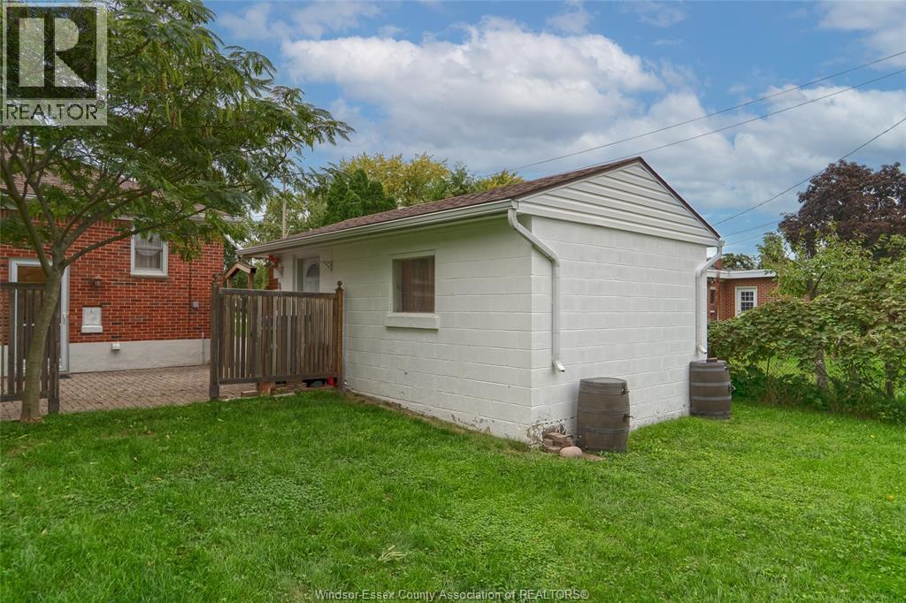 1051 Grand Marais Road West Property Photo 31