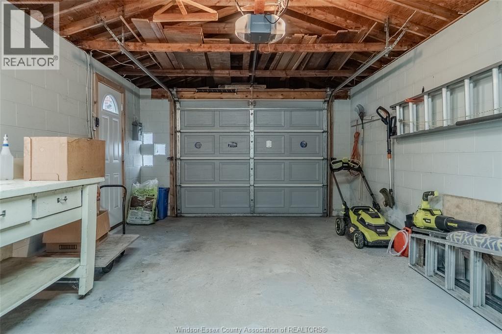 1051 Grand Marais Road West Property Photo 35