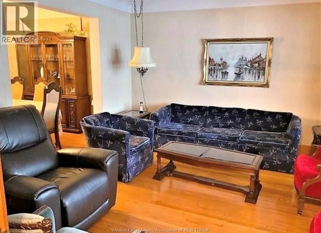 972 Parent Property Photo 2