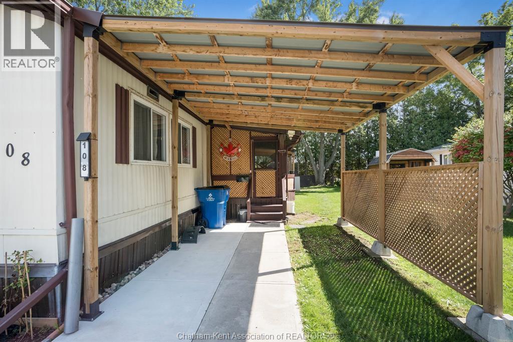108 Regency Drive Property Photo 3