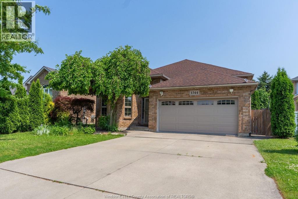 1544 Imperial Crescent Property Photo 1