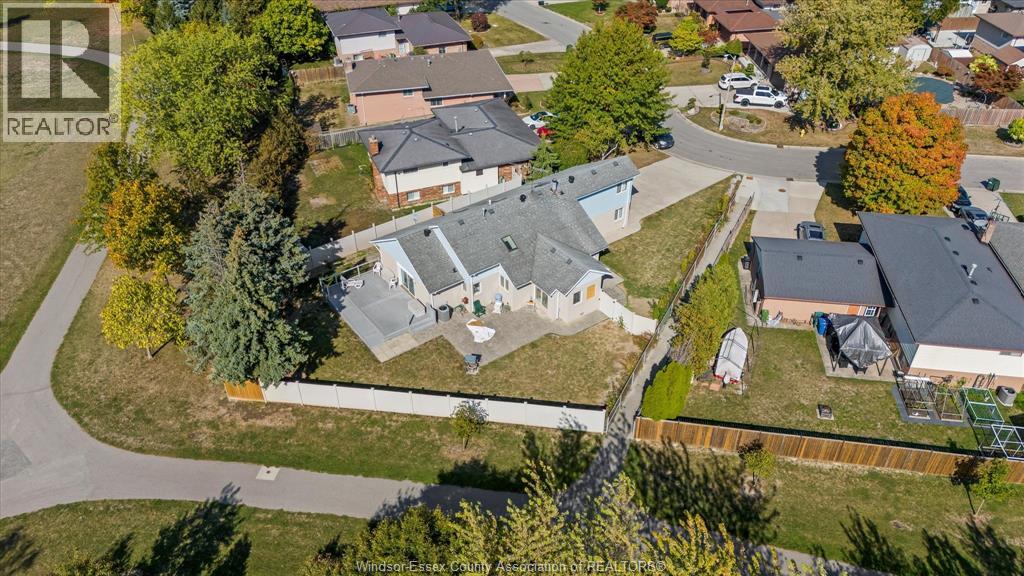 1467 Guildwood Crescent Property Photo 1