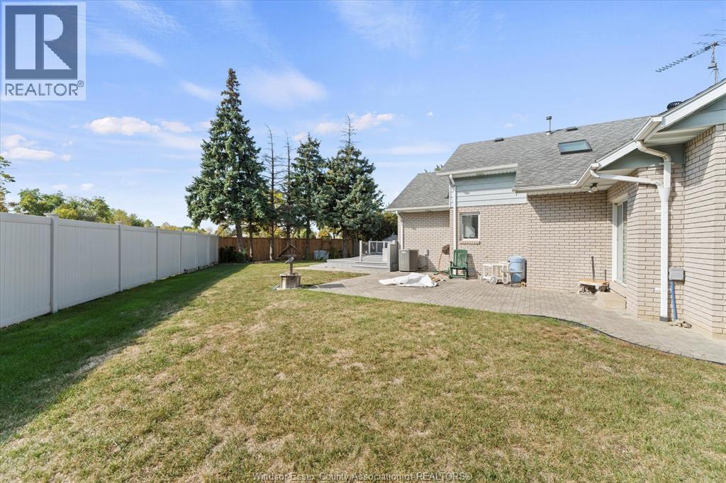 1467 Guildwood Crescent Property Photo 6