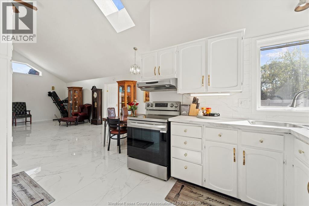 1467 Guildwood Crescent Property Photo 12