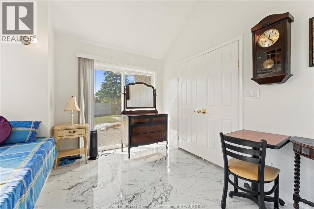 1467 Guildwood Crescent Property Photo 14