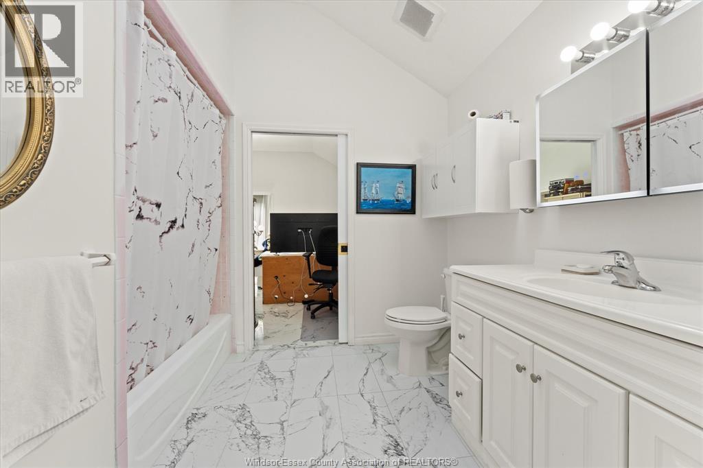 1467 Guildwood Crescent Property Photo 18