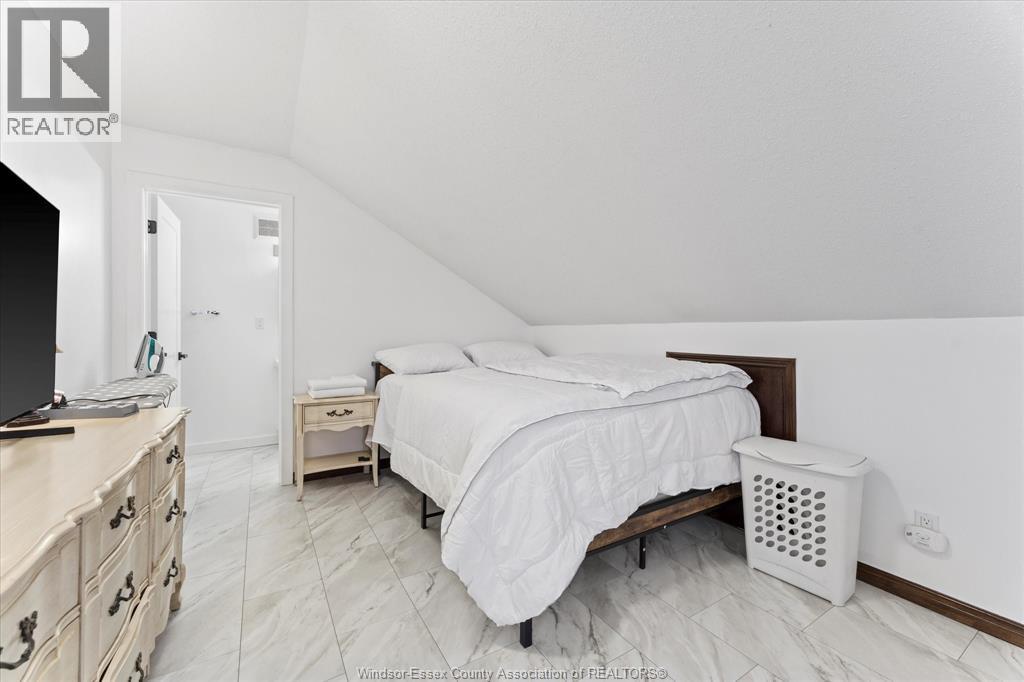 1467 Guildwood Crescent Property Photo 24