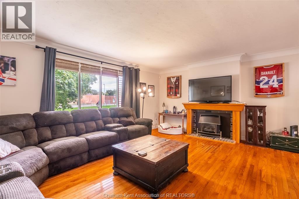 591 King Street West Property Photo 5