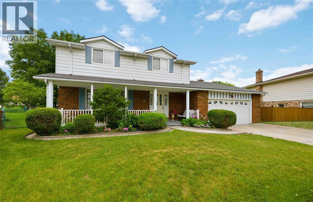 821 Danbury Crescent Property Photo 1