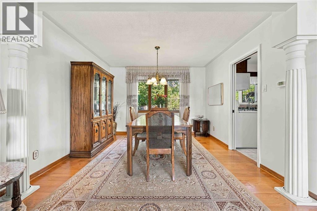 821 Danbury Crescent Property Photo 11