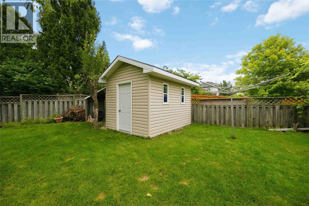 821 Danbury Crescent Property Photo 45