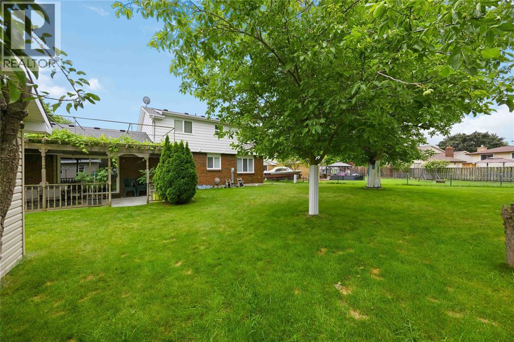 821 Danbury Crescent Property Photo 46