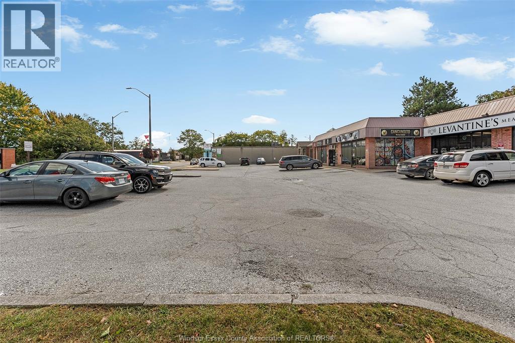 71 Erie Street North Property Photo 3