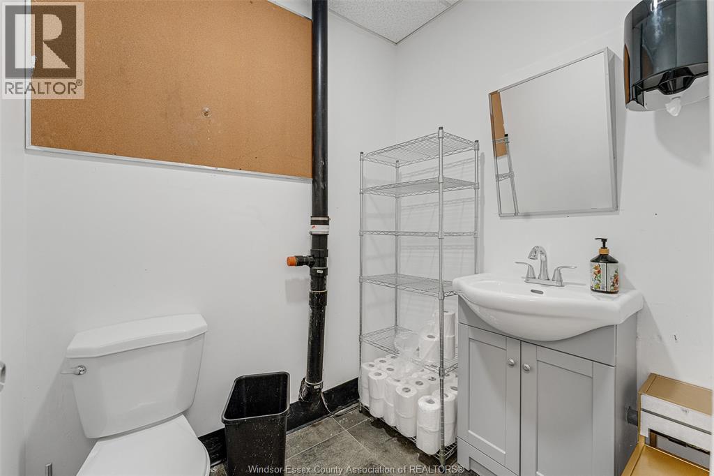 71 Erie Street North Property Photo 8