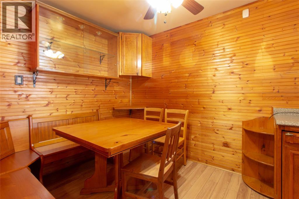 1123 Cardiff Court Property Photo 7