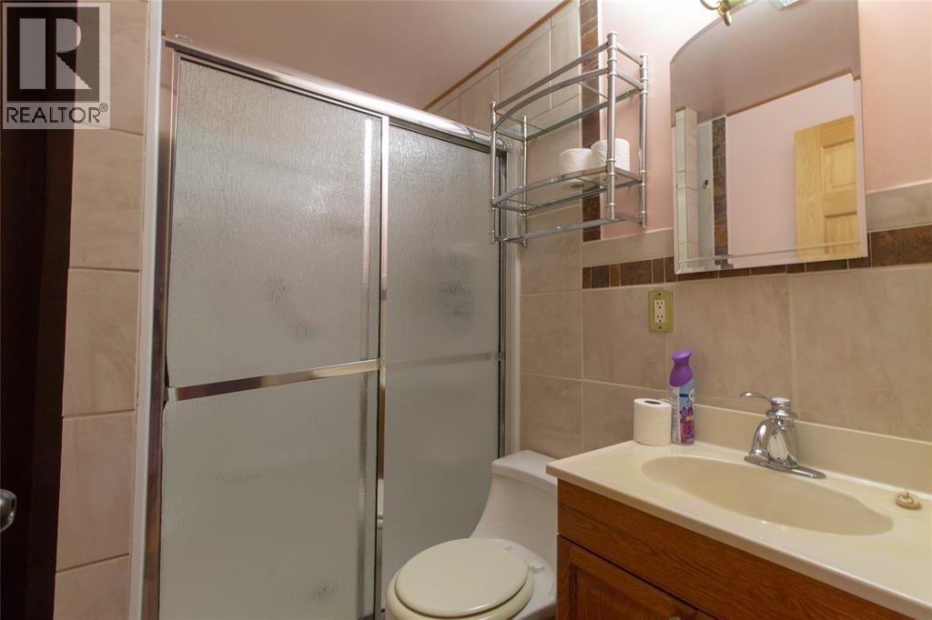 1123 Cardiff Court Property Photo 12