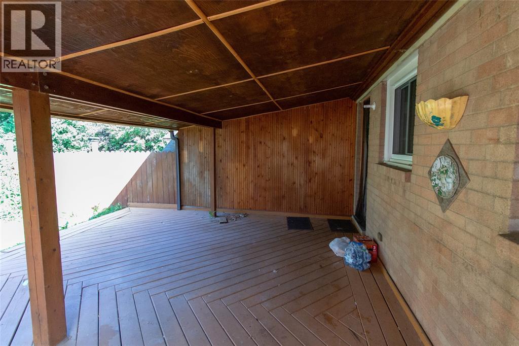 1123 Cardiff Court Property Photo 22