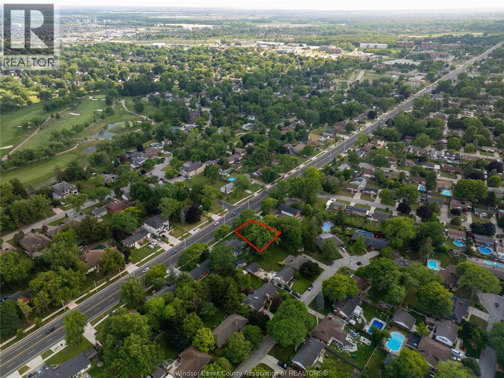 740 Cabana Rd W Property Photo 4