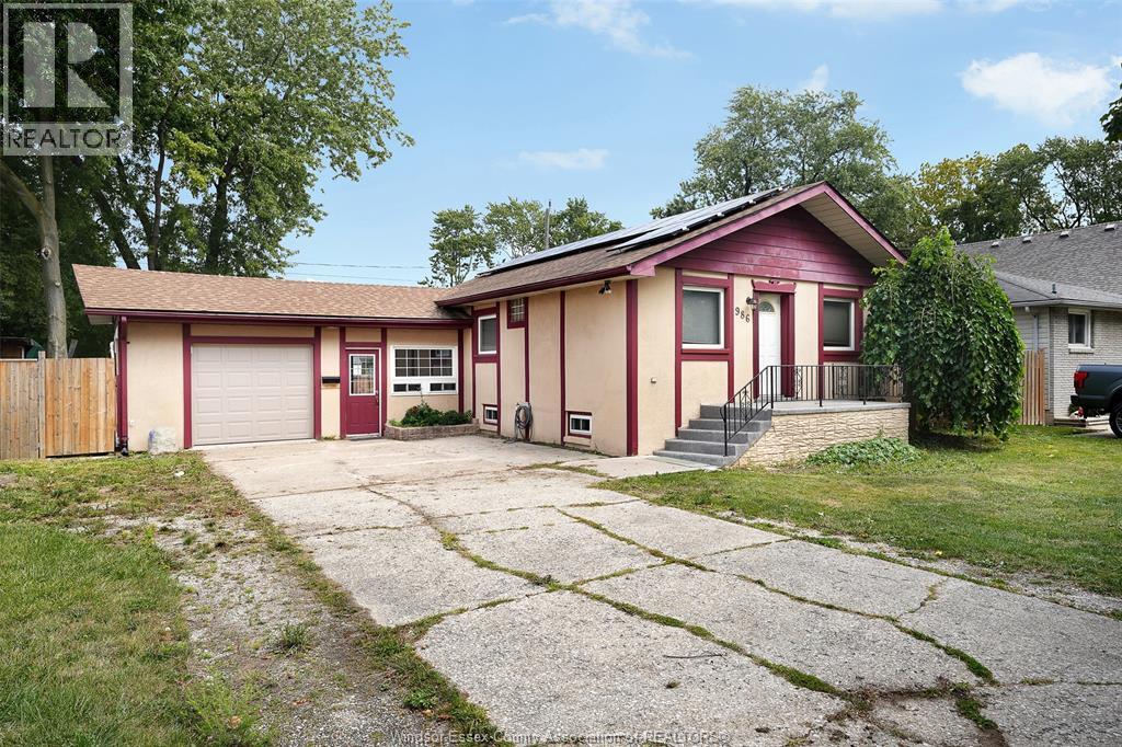 986 Eastlawn Avenue Property Photo 1