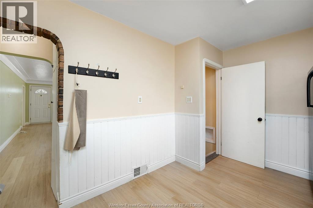 986 Eastlawn Avenue Property Photo 6