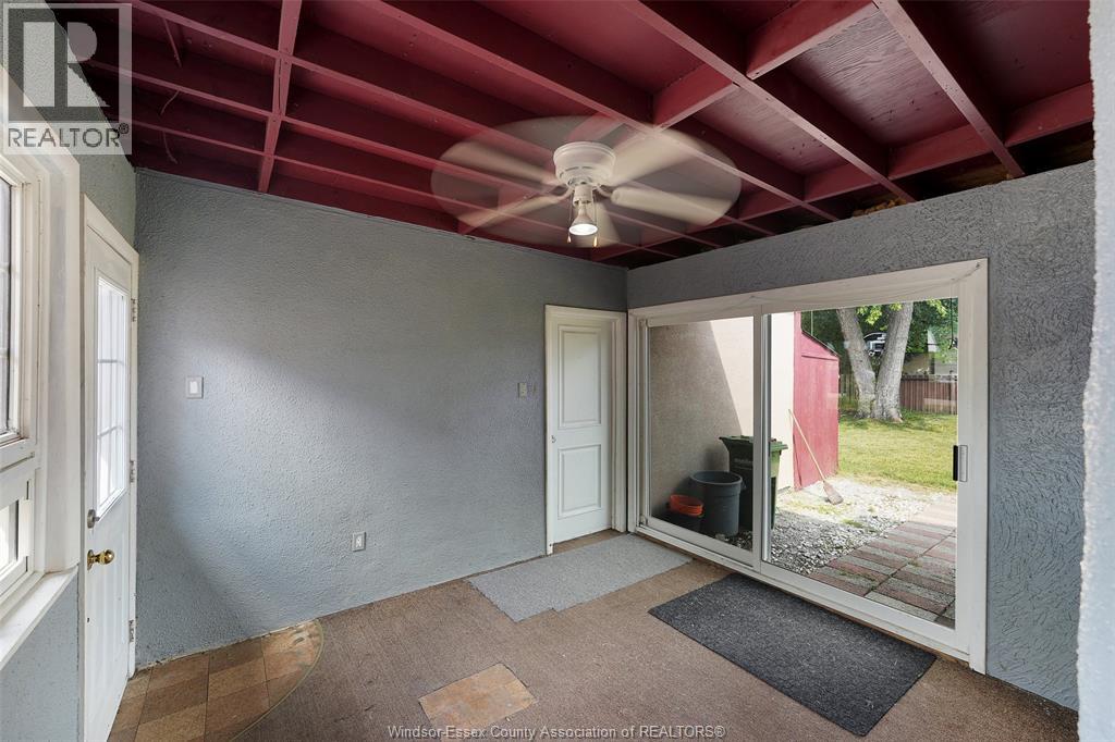 986 Eastlawn Avenue Property Photo 10